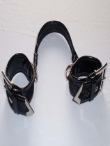 Wholesale Leather Handcuffs MQ02