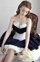 elegant white jacquard corset with black lace m1932